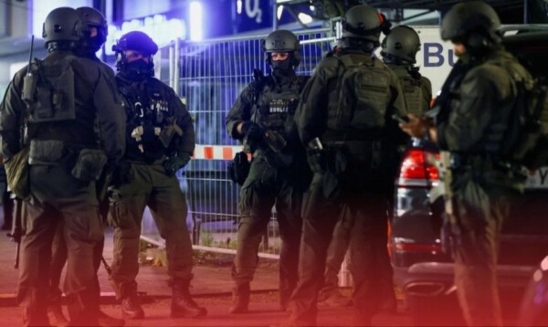 มือมีดไล่แทงคนในงานเทศกาลของเยอรมนี ดับ 3 ศพ เจ็บสาหัส 5 ราย (คลิป)