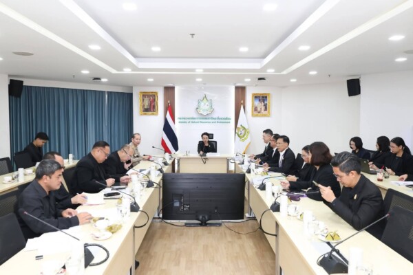 อธิบดีกรมอุทยานฯ ในฐานะผู้อำนวยการศูนย์ปฏิบัติการเฝ้าระวังและควบคุมไฟป่าฯ ร่วมการประชุมแนวทางการควบคุมไฟป่า เน้นบูรณาการเชิงรุก “14 กลุ่มป่า” ใช้ “เชียงใหม่โมเดล” ยกระดับการจัดการเชื้อเพลิง และแก้ไขปัญหาไฟป่าทั่วประเทศ