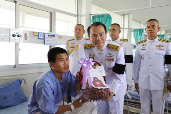 มูลนิธิสายใจไทย มอบงินช่วยเหลือทหารที่ได้รับบาดเจ็บจากเหตุปะทะชายแดน