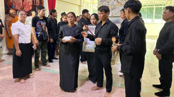 ปราจีนบุรี ญาติติดใจพลทหารตายผิดปกติมีช้อนอยู่ในลำคอ