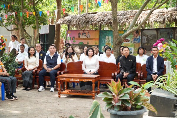 ผู้ว่าราชการจังหวัดฉะเชิงเทรา เป็นประธานในพิธีเปิดโครงการจัดงานเทศกาลแห่งความรักษ์ – โลก “มนต์รักษ์วังเย็น”