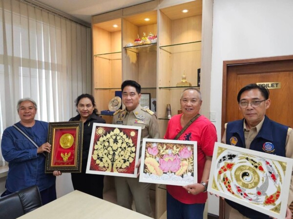 รองผู้ว่าฯ ดงพล ร่วมประชาสัมพันธ์สนับสนุนส่งเสริมการผลิตและจำหน่ายสินค้า OTOP ปทุมธานี เพื่อสร้างรายได้ให้ชุมชน