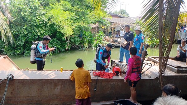 นครปฐม-เรือเครื่องอีป๊าบชนกันคนขับพลัดตกน้ำดับ