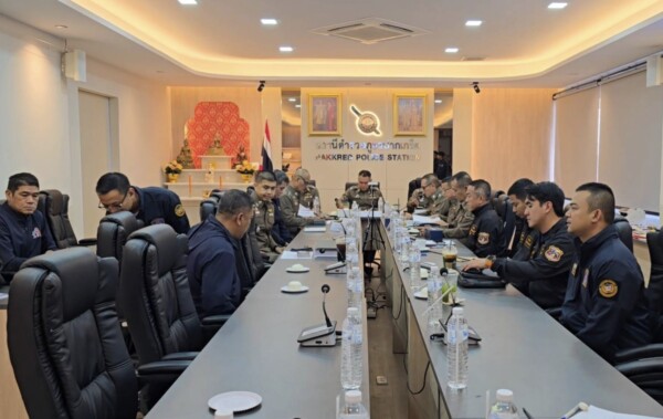 ทลายแก๊งคอลเซ็นเตอร์ข้ามชาติ! รวบจีน–ไทย 6 ราย คาห้างดังขณะถอนเงิน ยึดเงินสด 7 ล้าน อายัดทรัพย์กว่า 14 ล้าน