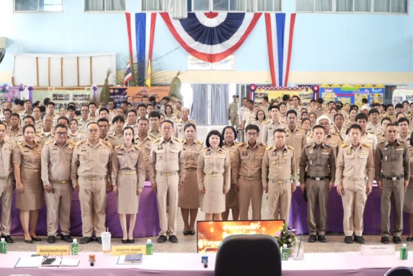 ผู้ว่าฯฉะเชิงเทรา มอบนโยบายและแนวทางการปฏิบัติราชการ แก่หัวหน้าส่วนราชการ ผู้บริหารองค์กรท้องถิ่น กำนัน ผู้ใหญ่บ้านฯลฯ อำเภอบางคล้า