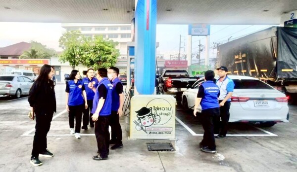 นายอำเภอนครชัยศรีลงพื้นที่ตรวจสถานีบริการน้ำมัน สร้างความเชื่อมั่นให้กับประชาชน