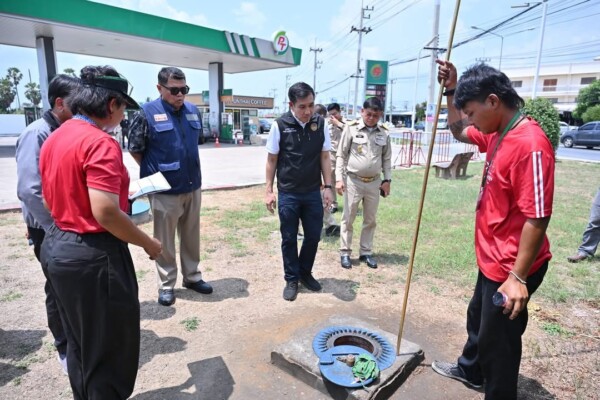 รองผู้ว่าฯ นครปฐม” นำทีมตรวจปั้มน้ำมัน สร้างความมั่นใจประชาชนด้านราคาและคุณภาพพลังงาน