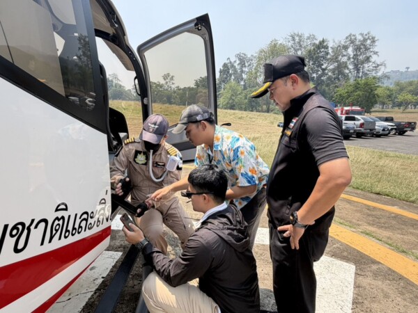 เฮลิคอปเตอร์ระดมดับไฟป่า “เอราวัณ” คุมเพลิงภูเขาสูงชัน เร่งลดควันกระทบนักท่องเที่ยวสงกรานต์