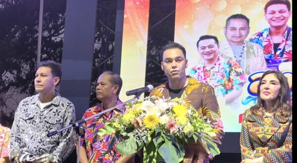 ประจวบคีรีขันธ์ รมช.เจเศรษฐ์ ควงแม่ มนัญญา เปิดงานสงกรานต์ ทับสะแก สืบสานประเพณีไทย