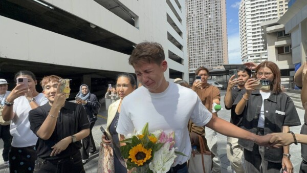 “ทราย สก๊อต” เปิดใจทั้งน้ำตา ลั่นขอสู้เพื่อความยุติธรรม เผยถูกทำร้ายซ้ำในครอบครัวนานกว่า 20 ปี เตรียมเปลี่ยนนามสกุลเป็น “สมุทร”