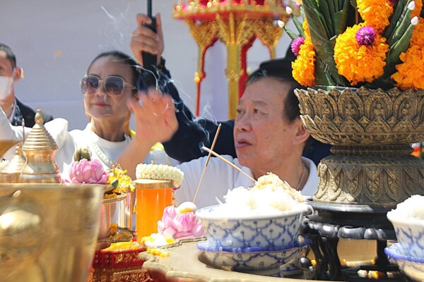 ม.ร.ว.จิราคม กิติยากร ประธานประกอบพิธีบวงสรวงน้อมรำลึก 154 ปี สมเด็จโตฯประชาชนร่วมงานกว่าพันคน