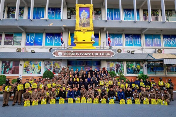 ผู้บัญชาการตำรวจนครบาล ตรวจเยี่ยม สน.บางบอน มอบโอวาทย้ำยึดประชาชนเป็นศูนย์กลาง พร้อมเติมขวัญกำลังใจคนทำงาน