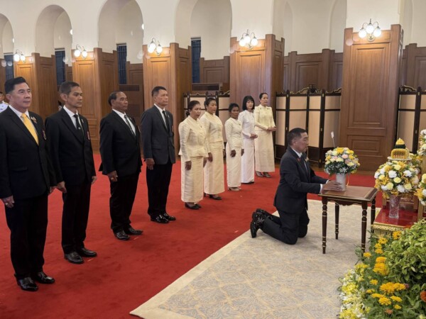 สง่างามสมเกียรติ! “พ.ต.ท.ปรีชา อับดุลเลาะห์” นำคณะไกล่เกลี่ย ตร. ลงนามถวายพระพรวันเฉลิมพระชนมพรรษา พร้อมผนึกกำลังผู้บริหารระดับสูงของประเทศ
