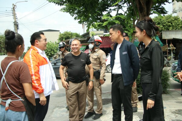 เขตลาดพร้าว หารือร้านอาหารซอยนาคนิวาส 30 เร่งจัดระเบียบที่จอดรถ ลดผลกระทบประชาชน