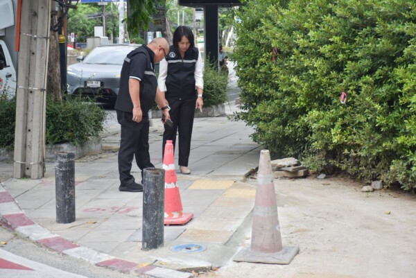 เขตบางรัก ประสาน กปน. แก้ปัญหาท่อประปาแตกบริเวณถนนสีลม เพิ่มความปลอดภัยให้ผู้สัญจร